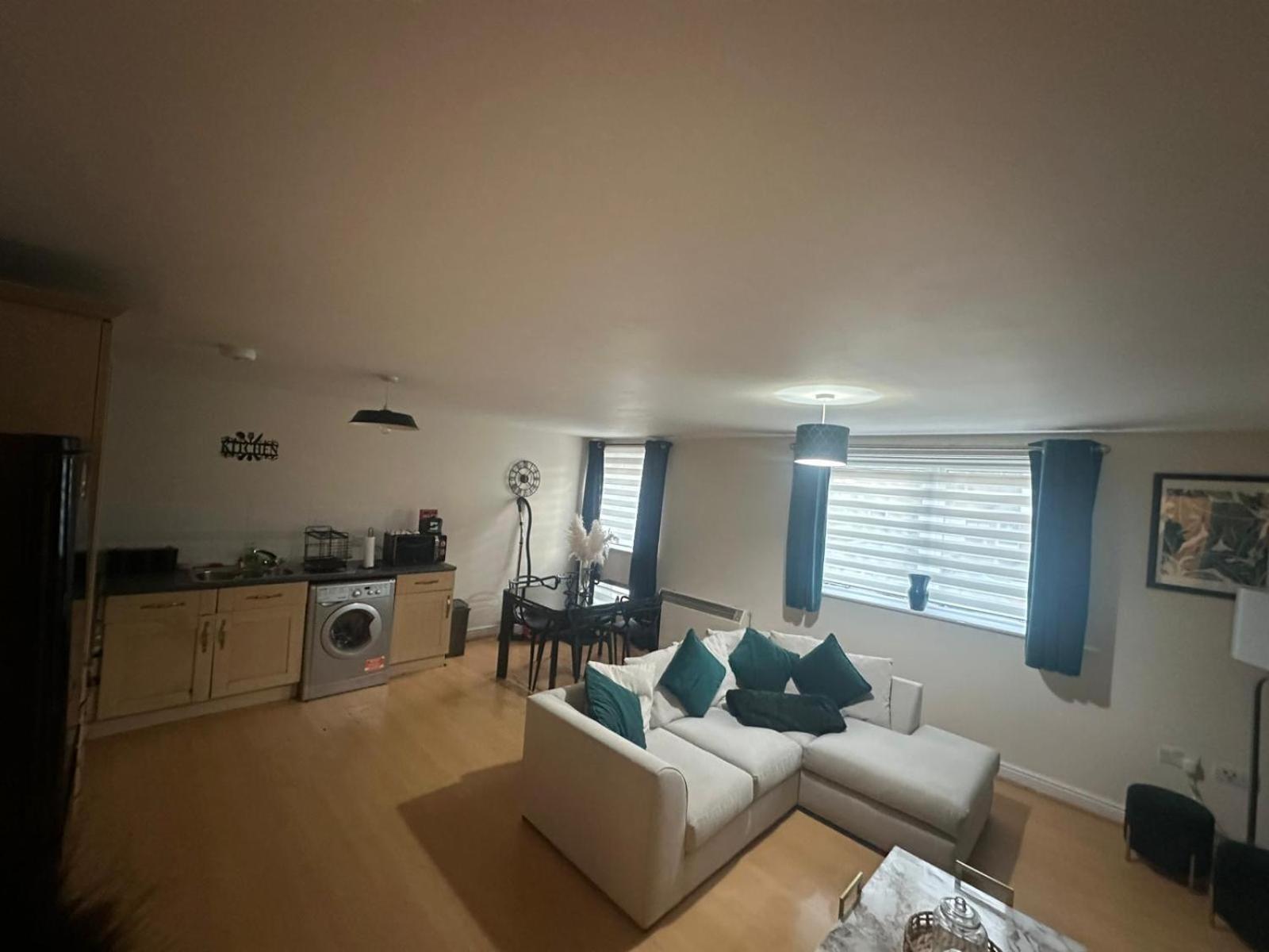 Stylish Two Bed Close To The Waterfront Sleeps 5 Perfect For Contractors Leisure Travel Ipswich